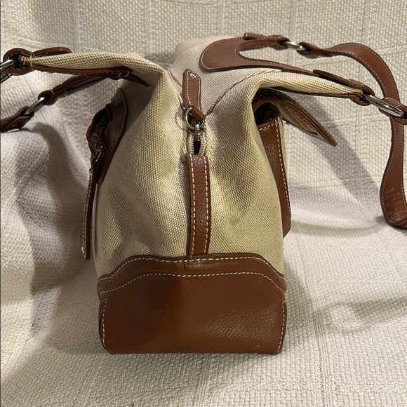 STONE MOUNTAIN Canvas/Leather Women's Shoulder Bag - Picture 8 of 13